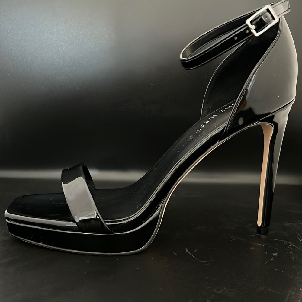 Brand New Nine West Square Front Heel. WMNS 8